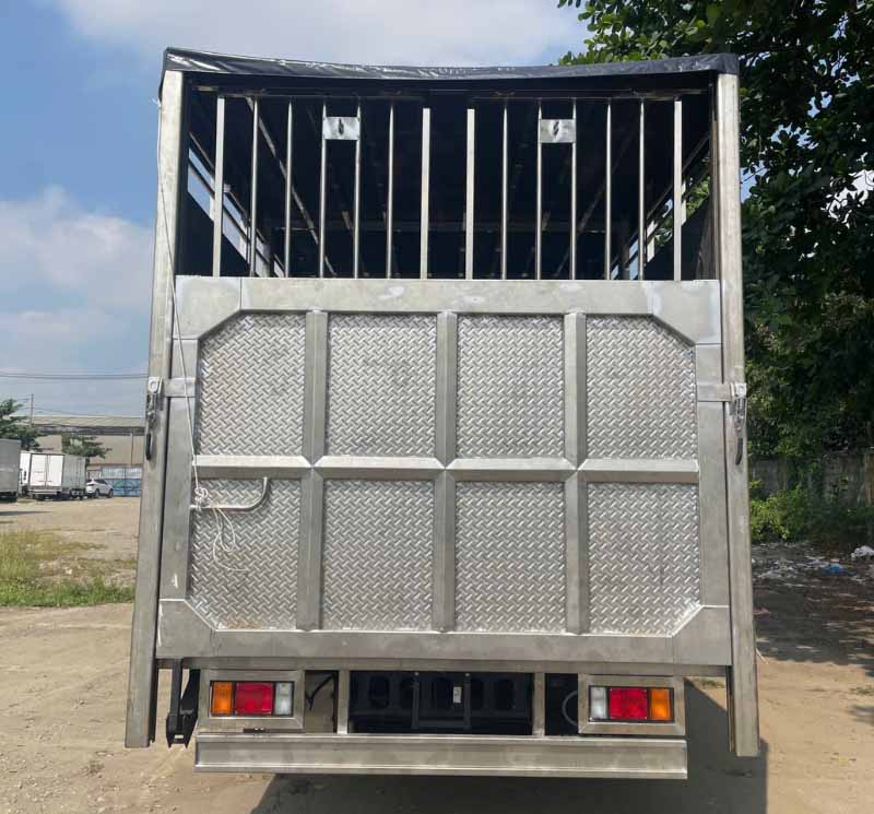 isuzu frr 650 chở gia súc