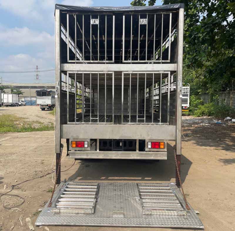 isuzu frr 650 chở gia súc