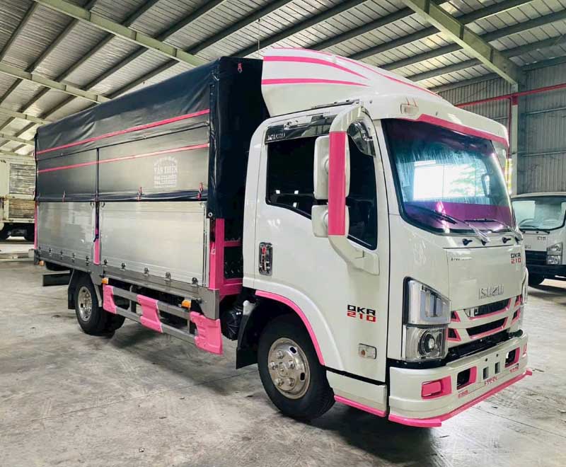Xe Tải Isuzu QKR 210 Thùng Mui Bạt 1 isuzu qkr 210 thùng bạt nhôm