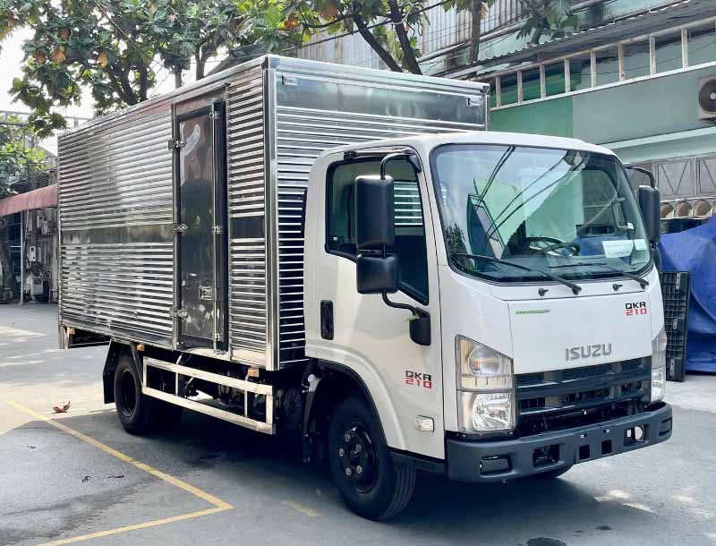 isuzu qkr 210 thùng kín