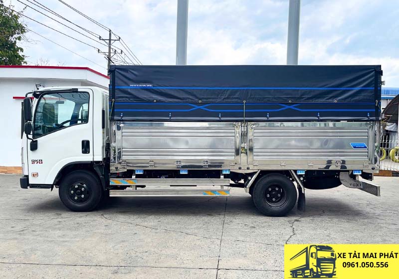 isuzu qkr 270 thùng bạt