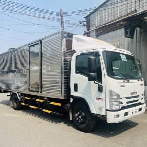 xe tải isuzu nqr 550 5 tấn thùng kín