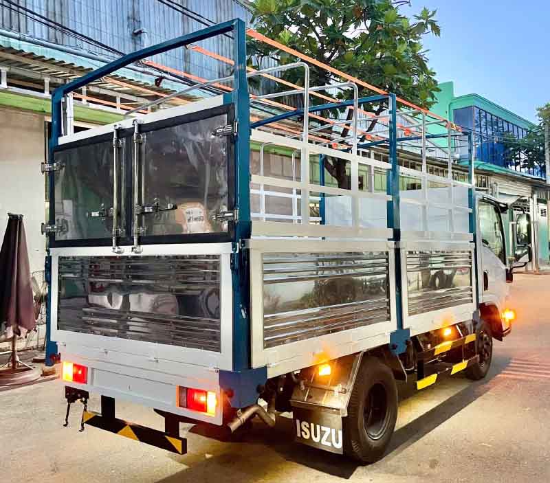 Xe tải Isuzu QKR 230 thùng mui bạt 3 isuzu qkr 230 thùng bạt