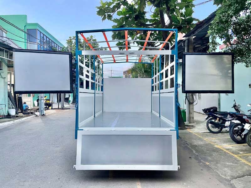 Xe tải Isuzu QKR 230 thùng mui bạt 4 isuzu qkr 230 thùng bạt