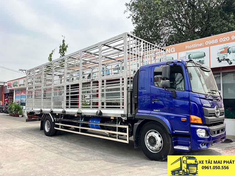 hino 8 tấn chở gia cầm 408 lồng