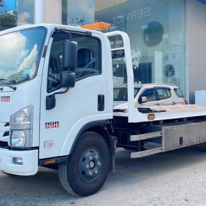 xe cứu hộ isuzu nqr 550 chở ô tô