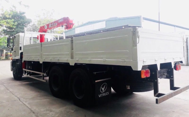 Xe Hino 500 gắn cẩu Unic 3 tấn 4 khúc V344