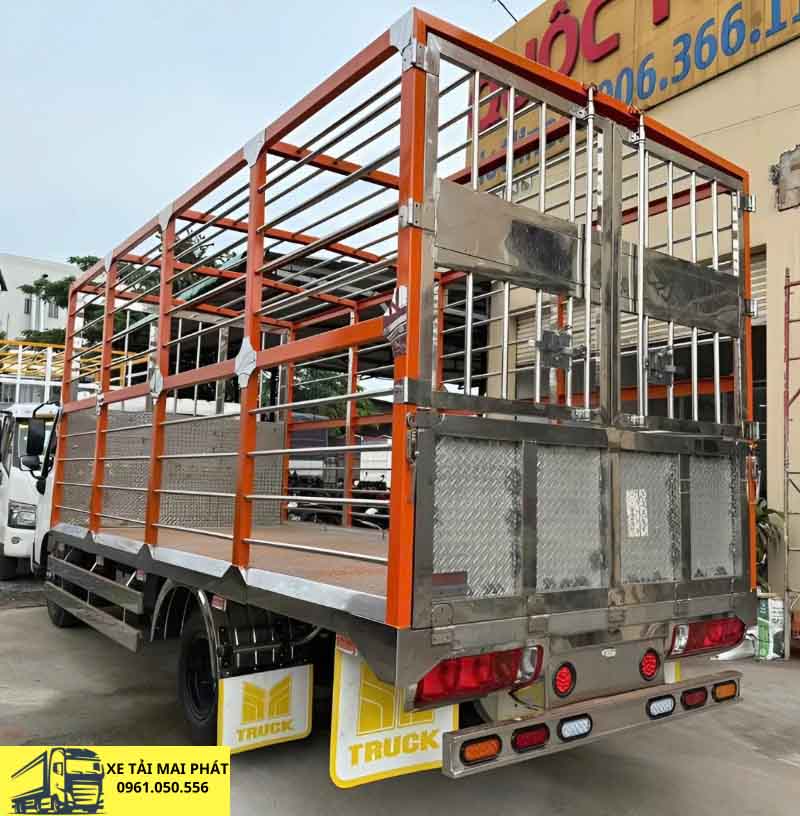 hino 300 xzu730l thùng gia cầm 224 lồng