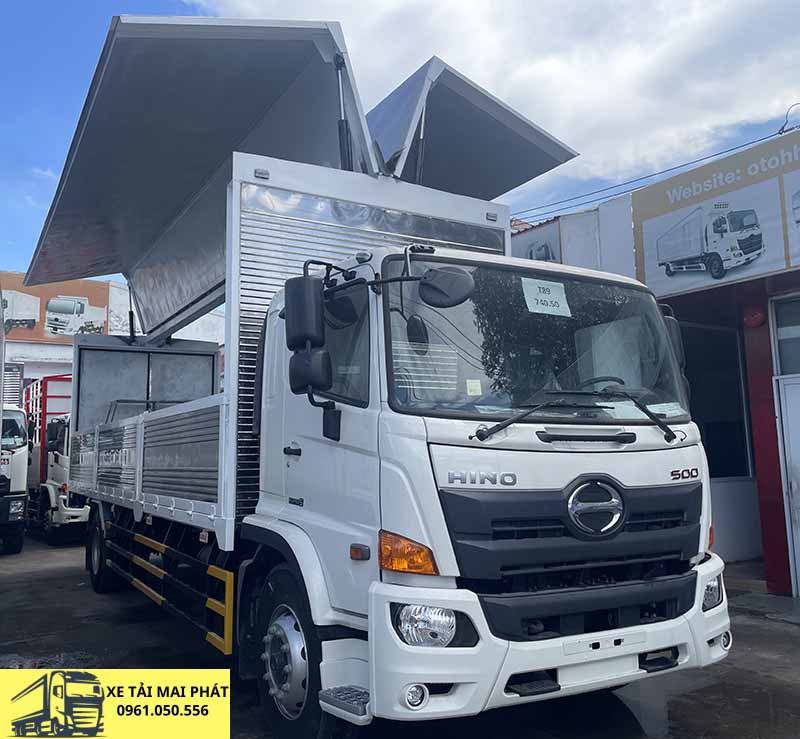 hino fg 8 tấn thùng kín cánh dơi