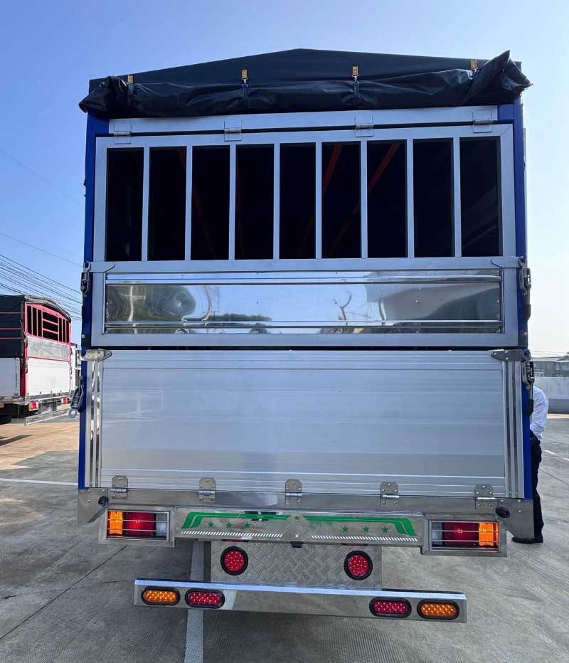 Isuzu NPR 350 Thùng Bạt 9 isuzu npr 350 thùng bạt nhôm