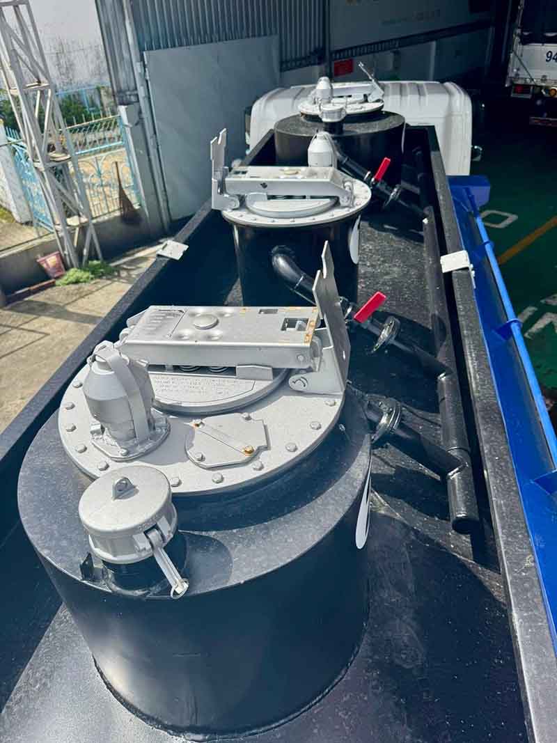 xe bồn 6 khối hino xzu 730l chở xăng dầu