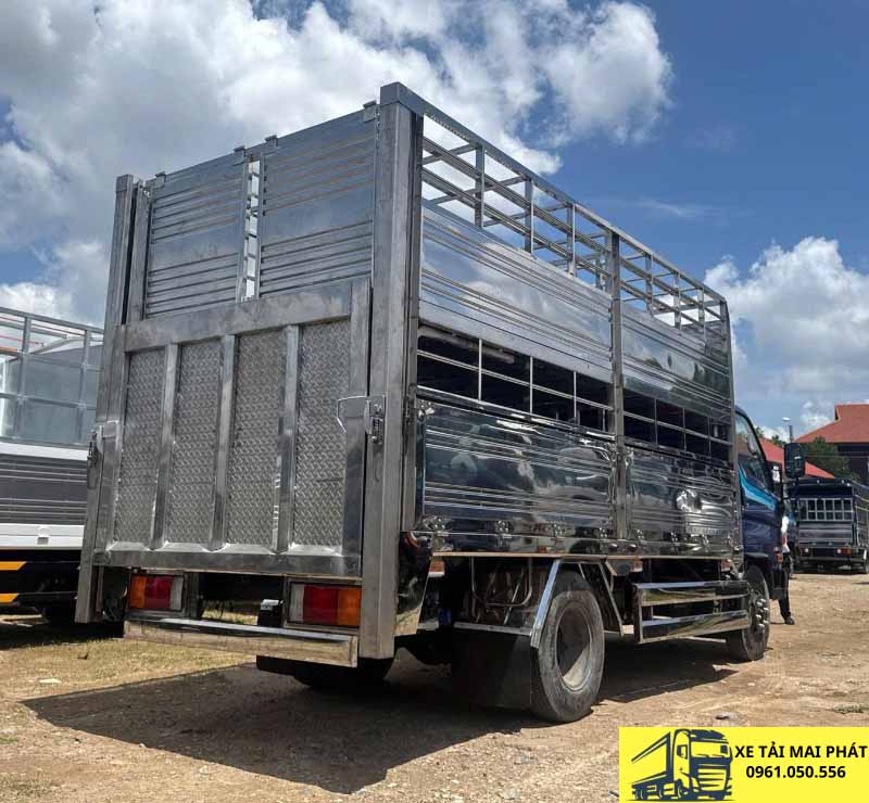 hyundai n500la chở heo lợn