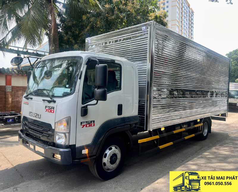 isuzu fsr 700 thùng kín