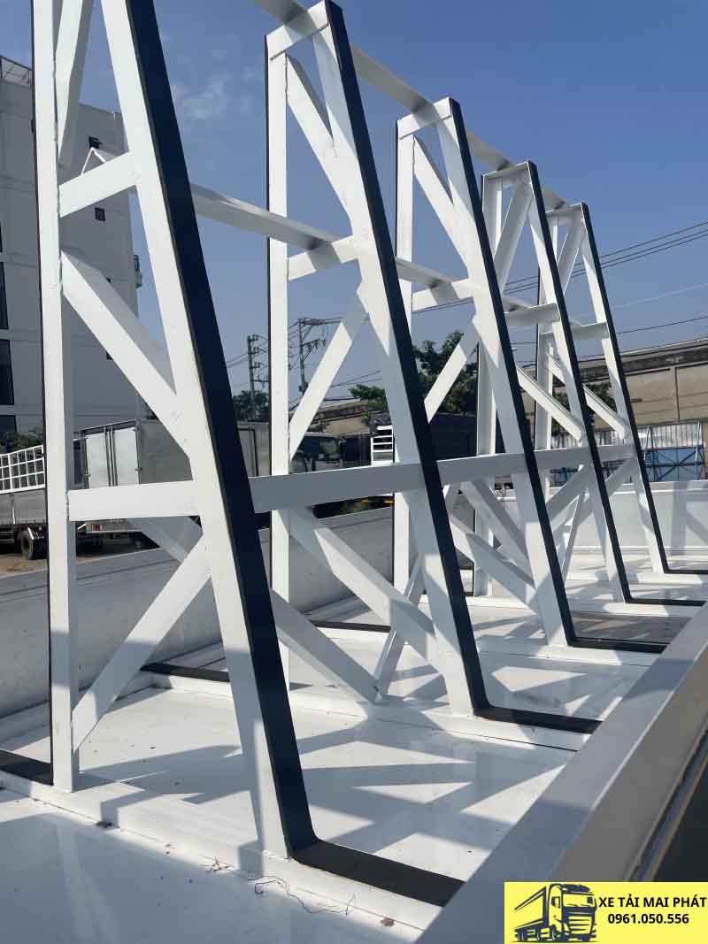 isuzu qkr 210 thùng lửng chở kính