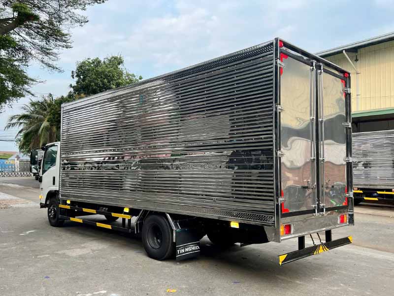Isuzu NPR 350 Thùng Kín